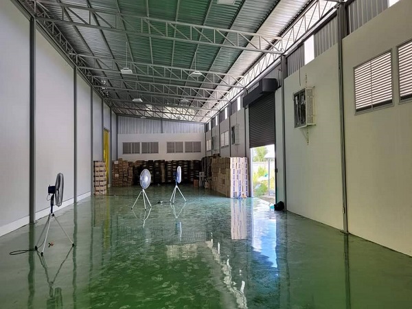 ขาย/ให้เช่าอาคารโรงงาน/โกดัง เนื้อที่ 5ไร่ 3งาน พื้นที่ใช้สอย 2,800ตร.ม ไฟฟ้า 250 KVA ถนน331 อำเภอบ่อทอง จังหวัดชลบุรี