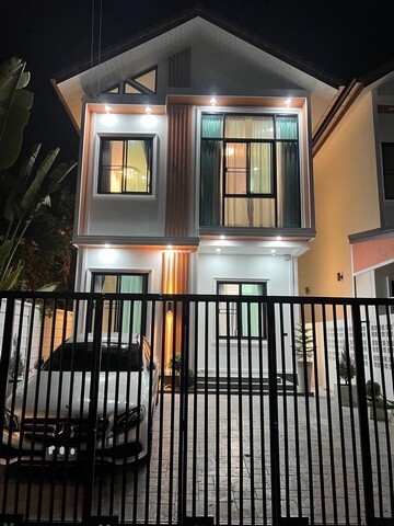ขายบ้านตัวอย่าง มือ1 (บ้านพร้อมอยู่) UI LIFE บ้านเดี่ยว ชลบุรี ใกล้บางแสน ราคา 4.9 ลบ ปรับราคาลงจาก 5.9 ลบ. บิ้วอินทั้งหลัง