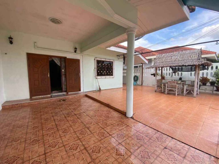 บ้านให้เช่า/For Rent 
 บ้านให้เช่าเขาน้อย-พัทยา ขนาดพื้นที่ 52 ตารางวา
 2 ห้องนอ…