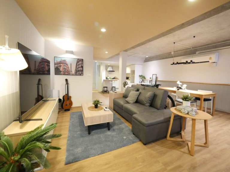 Pet-Friendly House That Welcomes Business Too!  For Rent in PRIDI 14   Size: 28…