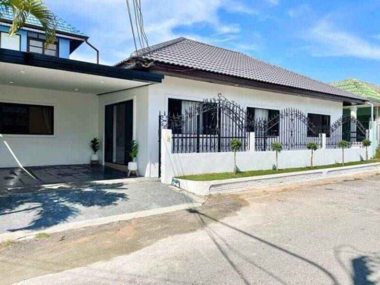 English version below (below)
บ้านเดี่ยวชั้นเดียวตกแต่งพร้อมเฟอร์นิเจอร์
ซอยเขาน…