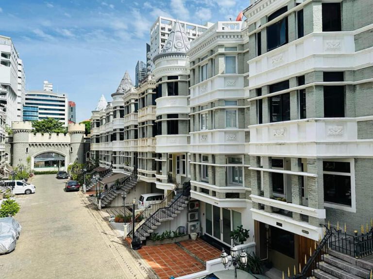 Agent post 

FOR RENT  TOWNHOME , HOMEOFFICE  , ASOK-PHROMPHONG  4 BEDROOM 400 s…