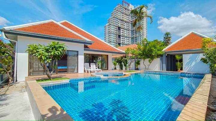 ว่างให้เช่าแล้วค่ะ Available For Rent Now
บ้าน 4 ห้องนอนพร้อมสระ ให้เช่าที่จอมเท…