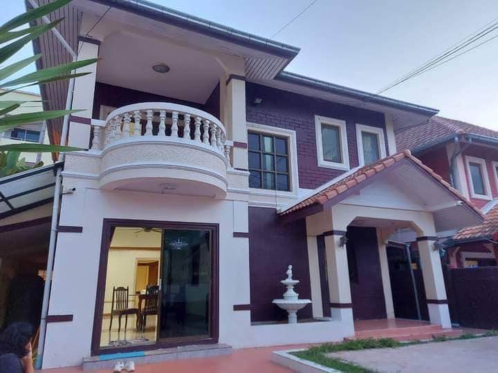2 storey house for rent
 South Pattaya
 3 bedrooms, 3 bathrooms
 There is a fron…