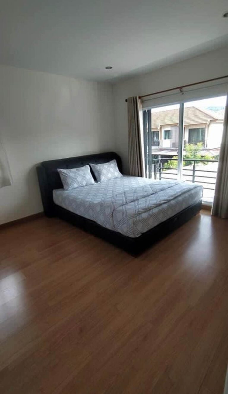 Kathu  3 bedroom  house for rent in The plant Kathu , 10 min drive to Patong .
 …