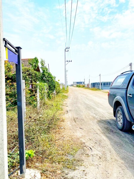 สถานีตำรวจนครบาลลำหิน หนองจอก ขายที่ดินเปล่าถมแล้ว 202ตรว. ติดถนน รถเข้าออกสะดวก ทำเลดี ทำธุรกิจ แม็คโคร หนองจอก