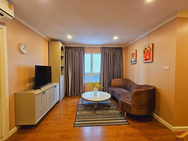 >>Condo For Rent “Lumpini Suite Sukhumvit 41” — 2 Bedrooms 60 Sq.m. 30,000 Baht — Condo ready to move in , close to the BTS!