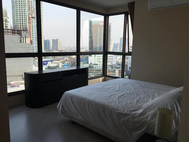 Rhythm Sukhumvit 44 safe convenient clean 17th floor BTS Phra Khanong