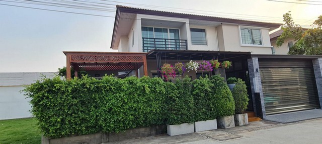 ขาย บ้าน Casa Premium Wongwaen-Onnut บนถนนกาญจนภิเษก 3 ห้องนอน 3 ห้องน้ำ ทำเลดี