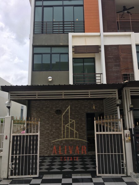 RH051124 ขาย/ให้เช่า ทาวน์โฮม 3ชั้น Sixnature กัลปพฤกษ์ Fully furnished บ้านติดกับ club house เสมือนมีสระว่ายน้ำส่วนตัว